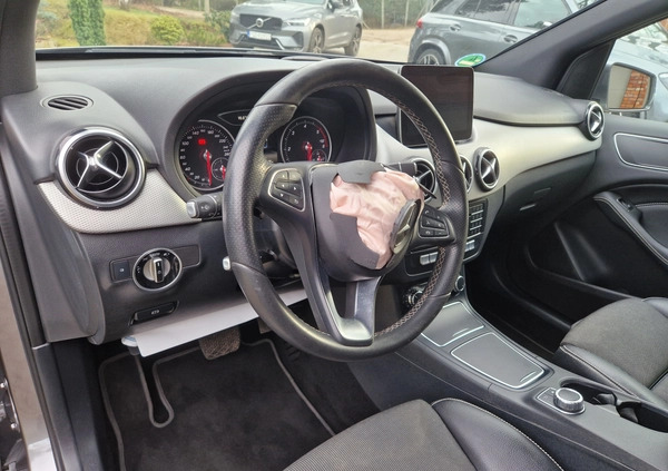 Mercedes-Benz Klasa B cena 39000 przebieg: 50180, rok produkcji 2017 z Susz małe 379